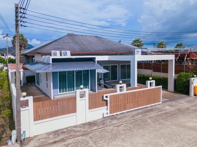 Pool Villa for RENTพิกัด บ้านดอน ใกล้ลากูน่าโบ๊ทอะเวนิว ค่าเช่า 120,000 ต่อเดือน